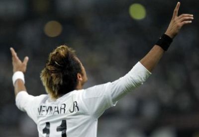 Asta este cel mai tare GOL din 2011! SUPER faza lui Neymar a primit 1.300.000 de voturi si i-a adus Trofeul Puskas! Vezi golul aici:
Asta este cel mai tare GOL din 2011! SUPER faza lui Neymar a primit 1.300.000 de voturi si i-a adus Trofeul Puskas! Vezi golul aici: