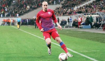 
	Latovlevici asteapta in orice moment sa se se desparta de Steaua! Ce salariu va avea la St. Etienne si ce vrea sa faca Becali cu banii din mutare
