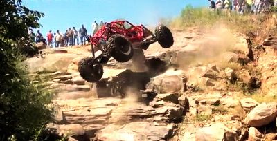 
	VIDEO:&nbsp;Imposibil!&nbsp;Cel mai potent ATV e o mica satana de 950 de cai! Huruie, urla, plescaie, sare si se catara pe munti!
