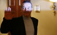 
	Steaua nu se mai prabuseste pe banca, e bombardata din afara! 5 razboaie care pot distruge Steaua sub sabia lui Becali:
