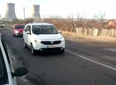 VIDEO Noua Dacia, pe strazile din Romania! Cum arata Lodgy, masina cu 7 locuri care si-a propus sa SPARGA piata!