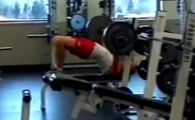 
	VIDEO: Exercitiu CRIMINAL la sala de forta! Cea mai grea incercare in lupta cu halterele
