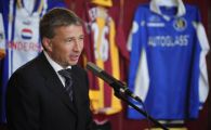 
	SENZATIE: Dan Petrescu, implorat sa revina ca jucator la Chelsea! Englezii sunt disperati sa-l faca sa joace din nou! Cum le-a raspuns
