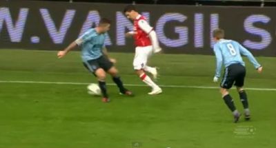 VIDEO BESTIAL! Driblingul zilei vine din Olanda! Cum si-a umilit un jucator adversarul!