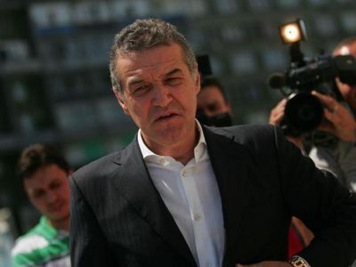 
	Becali, in PERICOL! Patronul Stelei risca sa ajunga pe mana procurorilor DNA! Cum il pot INGROPA proprii jucatori:
