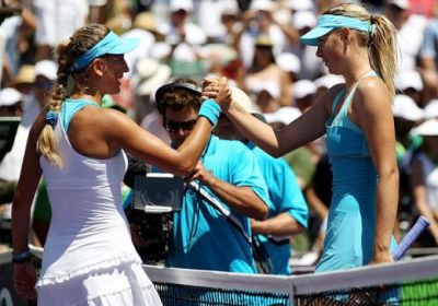 
	Victoria pentru BUNICA! Cea mai frumoasa zi din viata: a castigat Australian Open si e numarul 1 mondial! Azarenka 6-3, 6-0 Sharapova!
