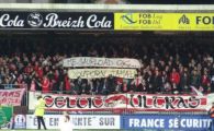 FOTO Legea care opreste pirateria pe internet i-a speriat pe fani: Bannerul cu care fanii din Franta sustin un site porno! 