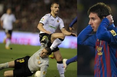 
	Se apara ca niste FETITE! "Mi s-a SPUS ca ar fi fost in afara careului" versus "Daca zice Mister ca a fost, asa o fi!" Scuza si pentru Messi:
