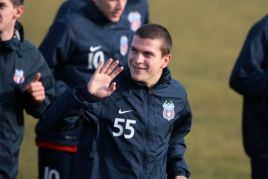 Epuizat de Piti, Bourceanu a cedat nervos la primul meci din 2012 la Steaua! A luat 'rosu' la 5 minute dupa ce a intrat pe teren!
Epuizat de Piti, Bourceanu a cedat nervos la primul meci din 2012 la Steaua! A luat 'rosu' la 5 minute dupa ce a intrat pe teren!