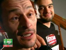 VIDEO! Super-provocare de la Oncescu! Poti face 1000 de flotari sau sa clipesti de 1000 de ori?
VIDEO! Super-provocare de la Oncescu! Poti face 1000 de flotari sau sa clipesti de 1000 de ori?