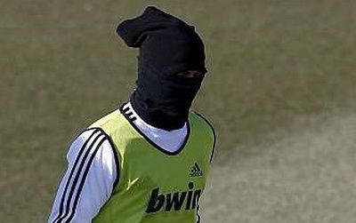 
	Poza zilei! El e calaul BARBAR al lui Mourinho! Cum si-a socat colegii azi la antrenament! "Sa te vad asa si diseara!"
