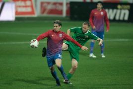 Omul cu 7 trofee la Steaua ii face echipa lui Ilie Stan! Cei doi jucatori care NU trebuie sa lipseasca din teren cu Twente:
Omul cu 7 trofee la Steaua ii face echipa lui Ilie Stan! Cei doi jucatori care NU trebuie sa lipseasca din teren cu Twente: