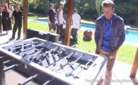 
	VIDEO! Beckham e GENIAL! Cel mai tare trick-shot din cariera! Cum a reusit sa dea gol din poarta in poarta:
