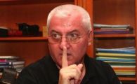 
	CFR, luata la ochi de Comisia de Disciplina! Galeria a afisat un BANNER care l-a scos din minti pe Dragomir! FOTO
