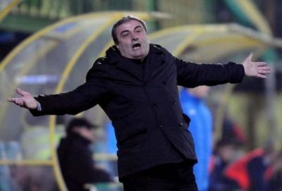 Cel mai tare banc aparut la Steaua! Ce l-a anuntat Gigi pe Stoichita de 1 aprilie:
Cel mai tare banc aparut la Steaua! Ce l-a anuntat Gigi pe Stoichita de 1 aprilie: