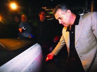 
	Becali, ATACAT cu PIETRE de fanii Stelei! Urmarile infrangerii cu Vaslui! Cum i-a SCOS din minti pe fani!
