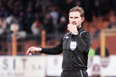 Meciul lor, RAZBOIUL tuturor: Tudor poate decide CAMPIOANA! Motivul real pentru care a oprit meciul de la Cluj si de ce nu a vrut Universitatea arbitri straini:
Meciul lor, RAZBOIUL tuturor: Tudor poate decide CAMPIOANA! Motivul real pentru care a oprit meciul de la Cluj si de ce nu a vrut Universitatea arbitri straini: