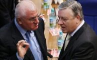 
	"Nu stiu nimic, n-am nicio opinie, nu e treaba mea!" Reactia lui Dragomir dupa decizia "comisiilor independente"! Cand se rejoaca U Cluj - CFR:
