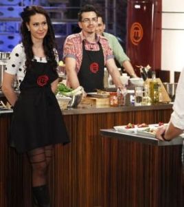 
	Casnica de la MasterChef a plans si a injurat aseara in emisiune: "Eu am venit aici sa gatesc, nu sa servesc la mese!"
