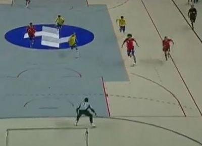 
	VIDEO FENOMENAL! Nici Ronaldinho nu s-a gandit vreodata sa faca asta! Vezi un golazo din RABONA dupa un dribling senzational:
