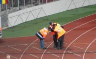 Moment SOCANT la U Cluj - CFR! O petarda i-a explodat in fata unui steward! FOTO