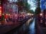 	Veteranele Cartierului Rosu din Amsterdam. Povestea FABULOASA a surorilor gemene, dupa 50 de ani de "CARIERA". VIDEO INCREDIBIL
