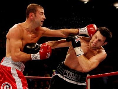 Un arbitru ca Tudor i-ar fi dat victoria lui Bute! EROAREA staff-ului englez care il putea DESCALIFICA pe Froch:
Un arbitru ca Tudor i-ar fi dat victoria lui Bute! EROAREA staff-ului englez care il putea DESCALIFICA pe Froch: