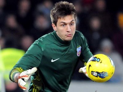 ADIO, Steaua! Tatarusanu si-a confirmat transferul la o echipa mare: "Vin sa fiu TITULAR in fata a 65.000 de oameni!" Unde pleaca si cati bani ia Steaua pe el:
ADIO, Steaua! Tatarusanu si-a confirmat transferul la o echipa mare: "Vin sa fiu TITULAR in fata a 65.000 de oameni!" Unde pleaca si cati bani ia Steaua pe el: