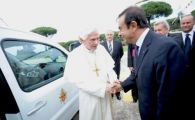 
	FOTO Papa are masina noua! "Mergeti pe ECO!" Vezi ce Renault electric si-a luat:
