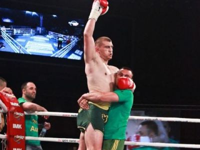 EXCLUSIV! Romanii si-au aflat adversarii in K-1 Final 16! Morosanu se bate cu Melvin Manhoef! Vezi cu cine se bat Benjamin Adegbuyi si Catinas:
EXCLUSIV! Romanii si-au aflat adversarii in K-1 Final 16! Morosanu se bate cu Melvin Manhoef! Vezi cu cine se bat Benjamin Adegbuyi si Catinas: