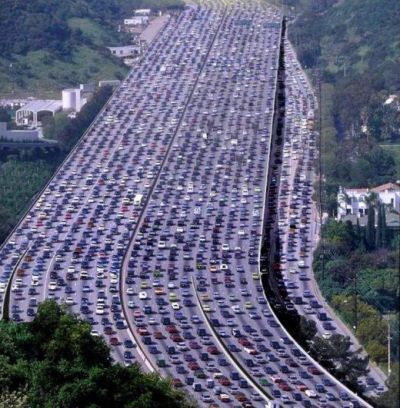 VIDEO INIMAGINABIL! Cel mai mare blocaj de trafic din istorie! Mii de masini blocate timp de 10 zile! COSMARUL trait de chinezi