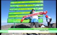 Un alpinist a dus steagul lui Dinamo pe cel mai inalt varf muntos din Africa: "Am doua pasiuni: muntele si Dinamo"