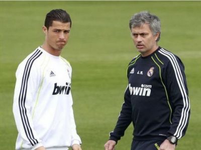 Cei mai tari jucatori din Spania au fost HACKUITI! Mourinho, Ronaldo si Fabregas au primit MII de apeluri intr-o ora! Cei mai tari jucatori din Spania au fost HACKUITI! Mourinho, Ronaldo si Fabregas au primit MII de apeluri intr-o ora!