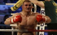 Badr Hari s-a antrenat ca un nebun in PUSCARIE ca sa-l bata pe Morosanu! Romanului nici nu-i pasa de amenintari: "Eu vreau s-o vad pe Beyonce, e BULANOASA!" :))