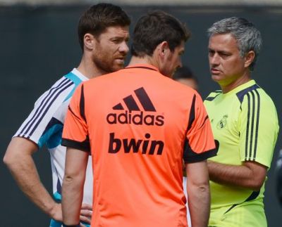 
 LIVEBLOG 3 in 1 | Mourinho si-a pus din nou in cap fanii Realului: decizie DURA inainte de meciul cu Zaragoza! &quot;E clar ca e vorba de un conflict&quot;
