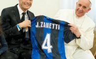 
	FOTO: Zanetti l-a cucerit pe Papa Francisc cu un CADOU supriza: "Este un om simplu cu o inima mare"
