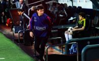 
	Barca vs. Bayern sau ingeri vs. demoni! Cel mai tare fan de pe Camp Nou! Ce a ridicat deasupra capului cand a inceput meciul FOTO:

