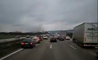VIDEO Lectie de civilizatie! Cum se face loc pentru ambulanta in Germania! Cand vedem asa ceva in Romania? - e Stirea Zilei