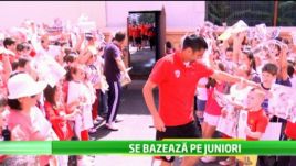 Dinamo vrea sa aiba 10.000 de fani in tribune la meciul la care sunt suspendati! Cum vor sa umple stadionul:
Dinamo vrea sa aiba 10.000 de fani in tribune la meciul la care sunt suspendati! Cum vor sa umple stadionul: