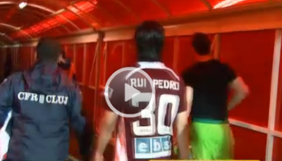 
	"Plateste chiria si salariul, baaa!" Reactia incredibila a lui Felgueiras la adresa lui Paszkany! A inceput sa urle si a dat cu pumnii in pereti! VIDEO
