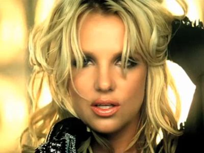 Acas Britney Spears Redevine Super Hot Pentru Till The World Ends