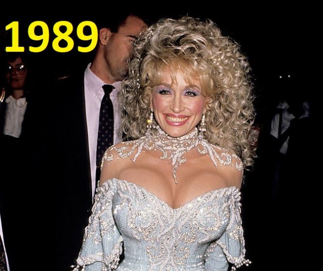 Dolly Parton, vedeta cu cel mai mare bust de la Hollywood. 