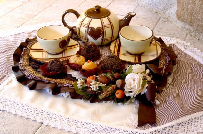 
	Five o’clock tea - un festin britanic pentru dupa-amiaza
