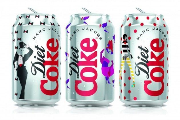 
	Cola dietetica, look nou creat de designerul Marc Jacobs
