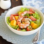 Salata cu creveti si mango