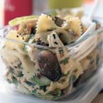 Salata cu paste farfalle si pui