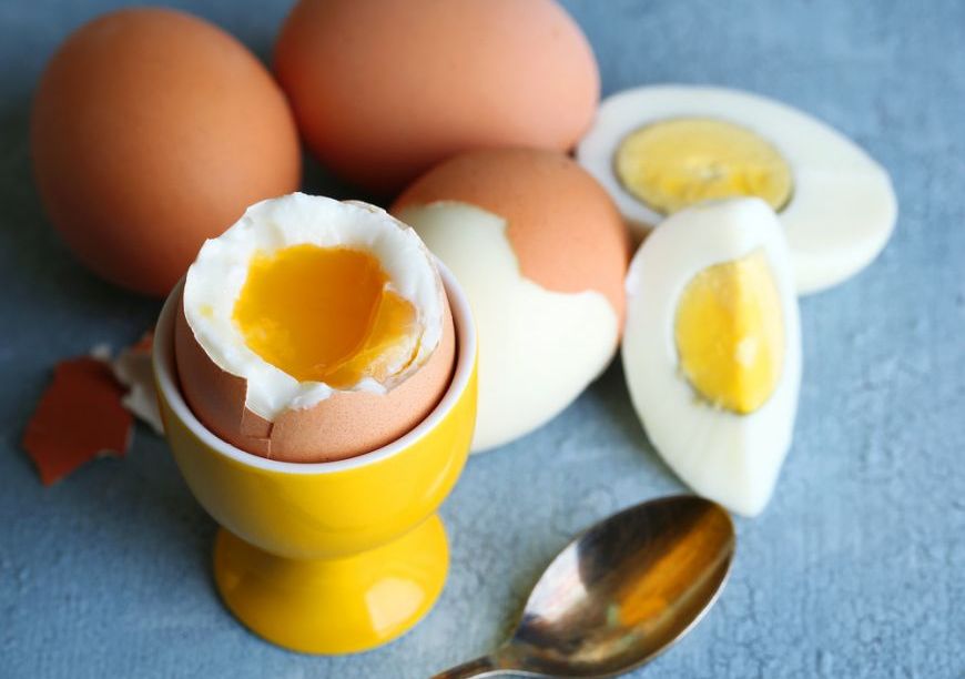 
	Cum sa fierbi ouale perfect de fiecare dată? Cum le fierbi înainte de a le vopsi de Paște?

