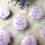 Cupcakes cu ciocolata si lavanda