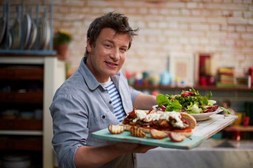 
	Masura pe care a luat-o Jamie Oliver impotriva consumului de zahar. Cum s-a hotarat bucatarul sa-l taxeze in restaurantele sale
