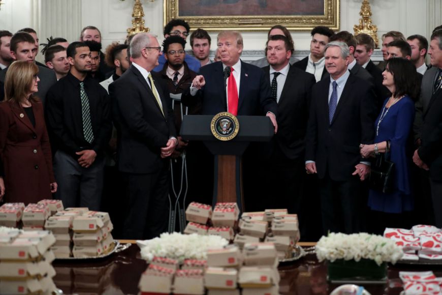 
	Nici când are COVID nu se abține de la fast food! Donald Trump, de pe patul de spital, se înfruptă de la McDonald's
